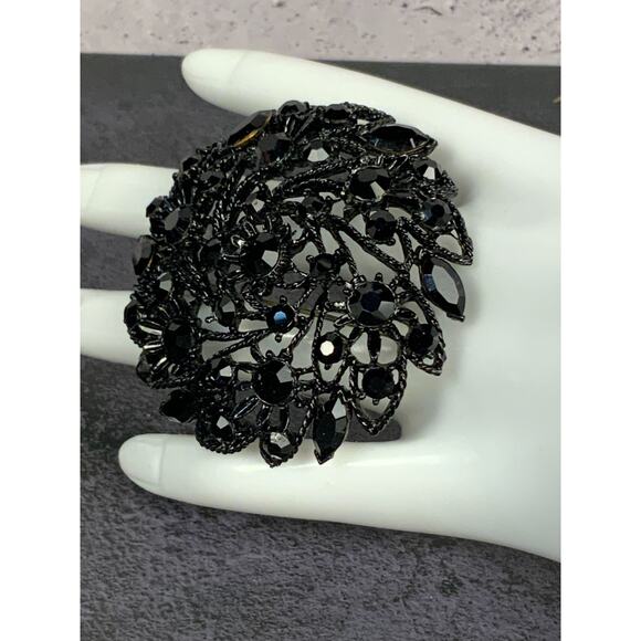 Jet Black Stones Mourning Brooch Filigree Blackened Frame Vintage - Picture 3 of 6